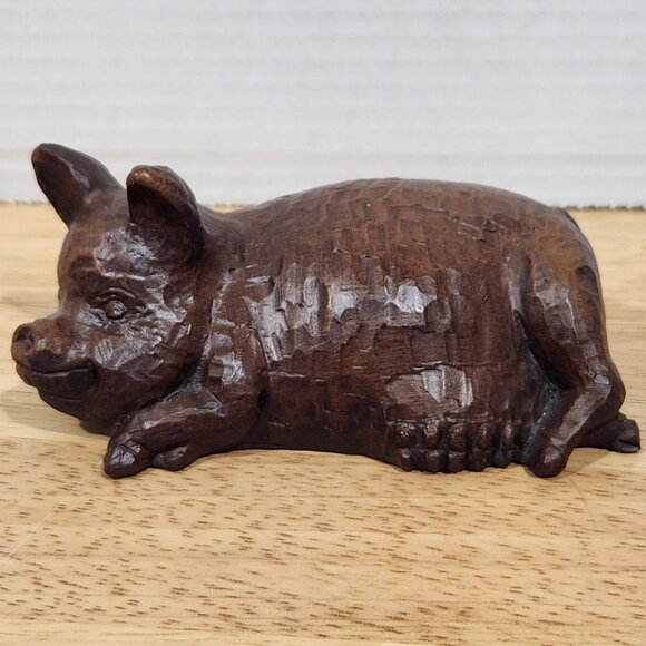 Vintage Mama Pig & Piglets Red Mill Mfg. Carved Handcrafted Brown Pecan Shell - Picture 5 of 9